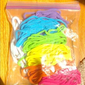 100 piece hair elastics super comfortable.